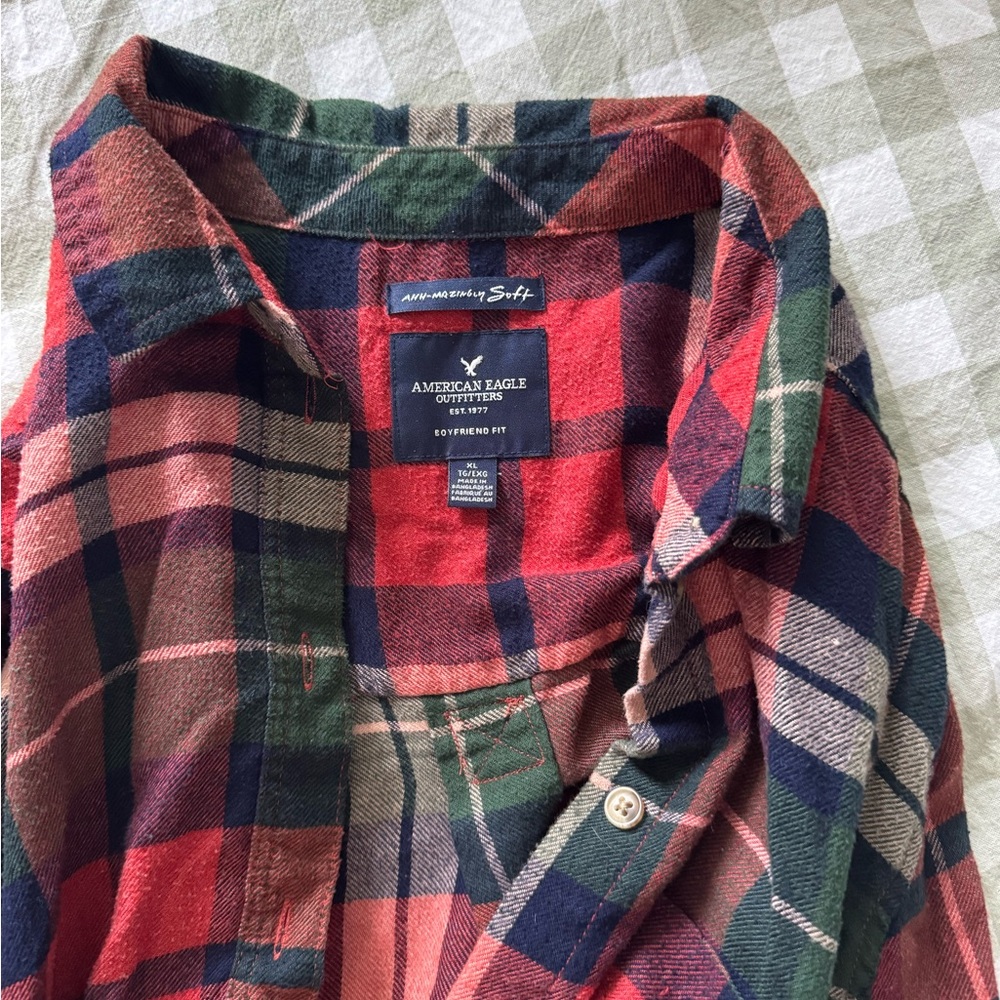American Eagle Outfitters Red Green Navy Plaid Boyfriend Flannel